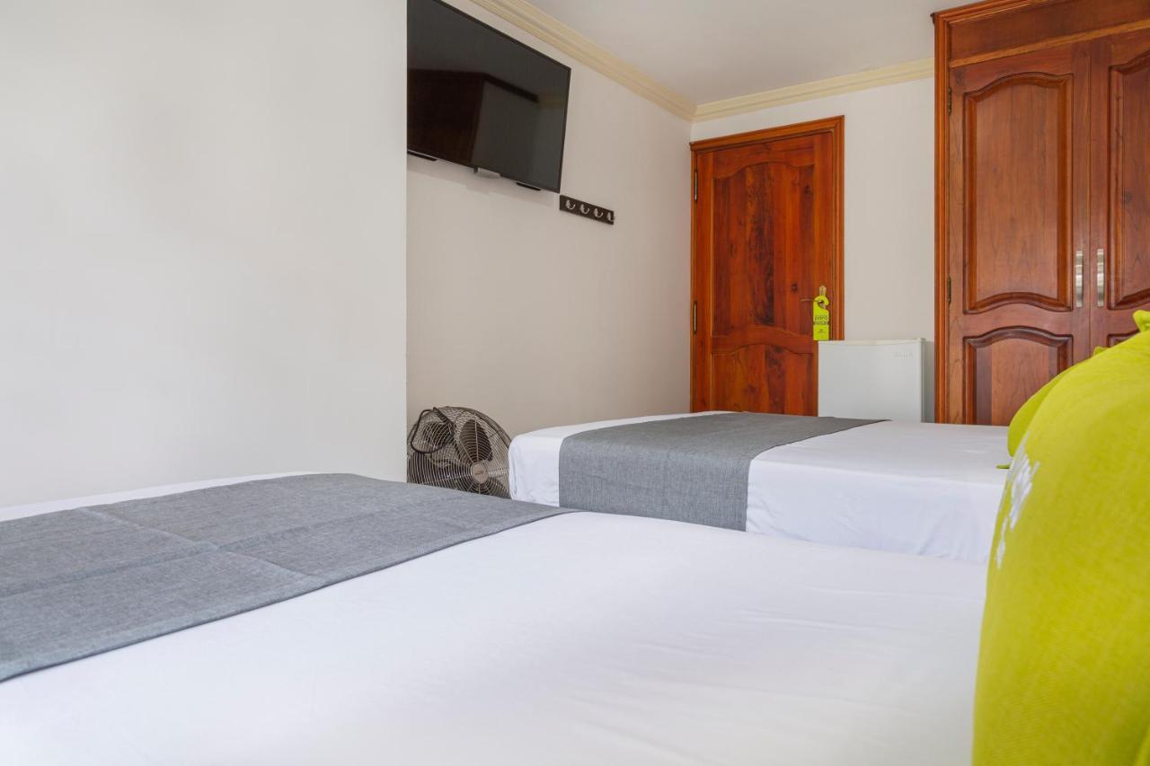 Hotel Boutique Laureles Home - Ayenda 1258 (Adults Only) Медельїн Екстер'єр фото